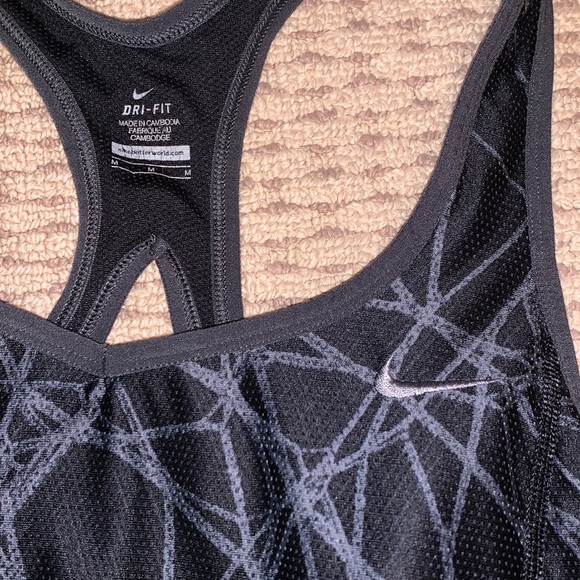 Nike Tank - Picture 2 of 3